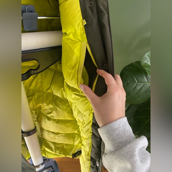 Puffer jacket with removable fur trim - Picture 3 of 7